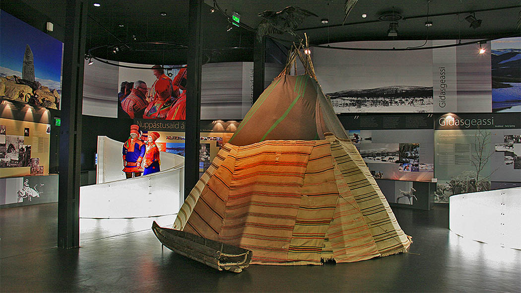 An exhibition about the Sámi culture in the Fell Lapland visitor centre.